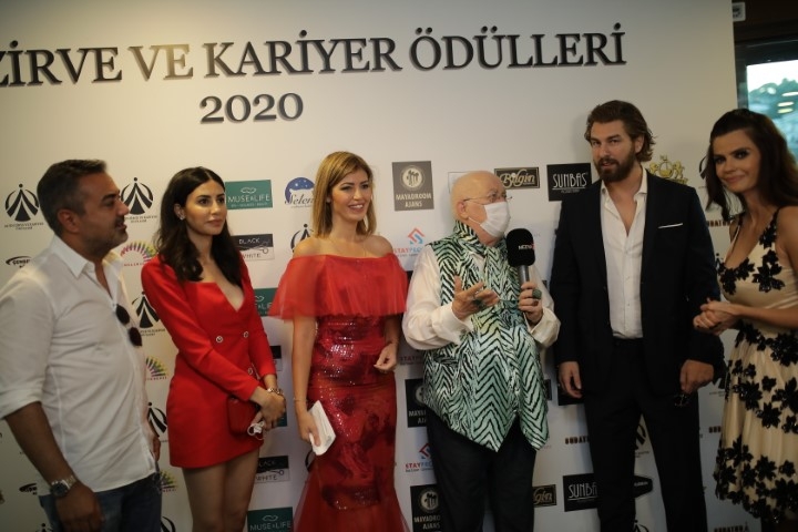 Altın Zirve ve Kariyer Ödülleri ... PANDEMİ SONRASI İLK ÖDÜL TÖRENİ