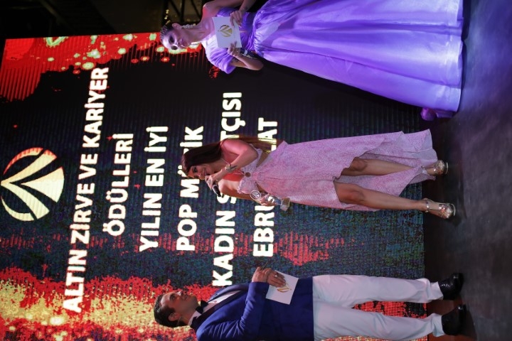 Altın Zirve ve Kariyer Ödülleri ... PANDEMİ SONRASI İLK ÖDÜL TÖRENİ 13