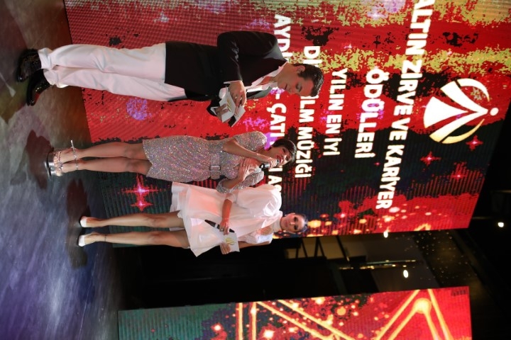 Altın Zirve ve Kariyer Ödülleri ... PANDEMİ SONRASI İLK ÖDÜL TÖRENİ 17