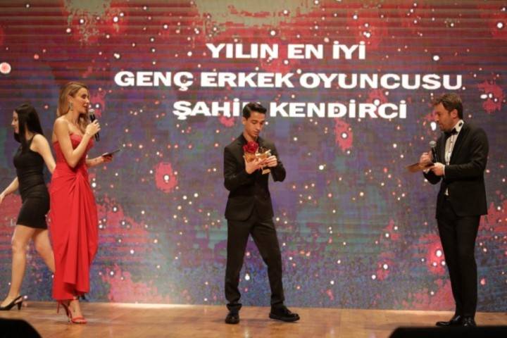 1. ALTIN ZAFER ÖDÜL TÖRENİ’NDE ZAFER ONLARIN OLDU! 14