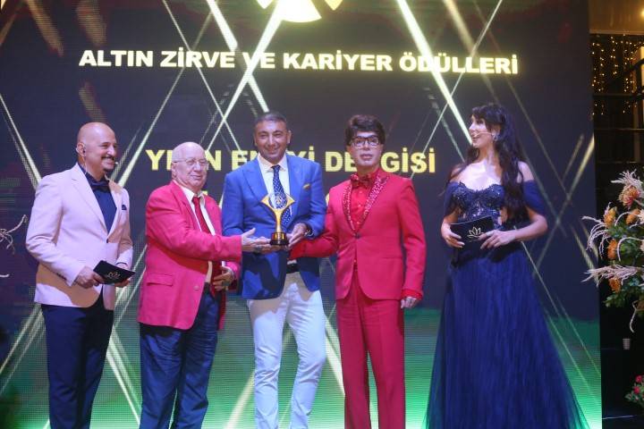 ALTIN ZİRVE VE KARİYER ÖDÜLLERİ SAHİPLERİNİ BULDU 11