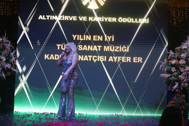 ALTIN ZİRVE VE KARİYER ÖDÜLLERİ SAHİPLERİNİ BULDU 13