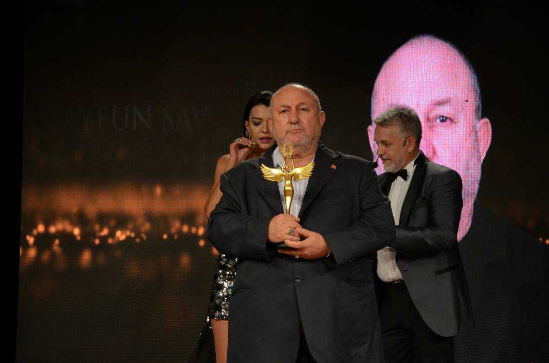 Altın Melek Ödülleri 2021… YILDIZ YAĞMURUYLA SAHİPLERİNİ BULDU 15