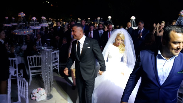Sedat - Özge Peker... BÜYÜK AŞK GÖRKEMLİ BİR DÜĞÜNLE TAÇLANDI!