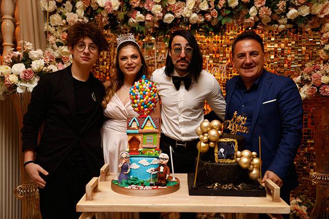 ÜNLÜLERİ BULUŞTURAN SAZLI SÖZLÜ DOĞUM GÜNÜ! 12