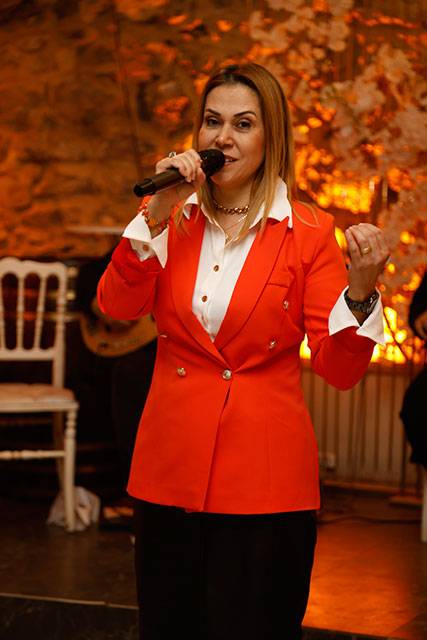 ÜNLÜLERİ BULUŞTURAN SAZLI SÖZLÜ DOĞUM GÜNÜ! 22