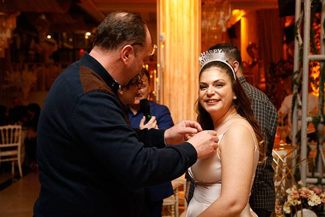 ÜNLÜLERİ BULUŞTURAN SAZLI SÖZLÜ DOĞUM GÜNÜ! 26