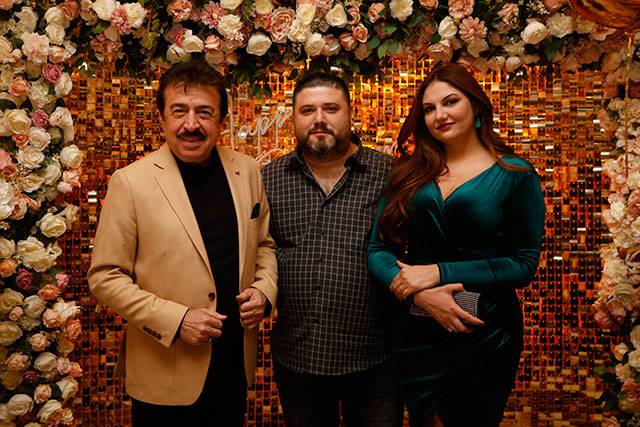 ÜNLÜLERİ BULUŞTURAN SAZLI SÖZLÜ DOĞUM GÜNÜ! 8