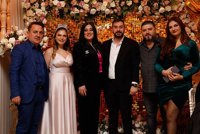 ÜNLÜLERİ BULUŞTURAN SAZLI SÖZLÜ DOĞUM GÜNÜ! 9