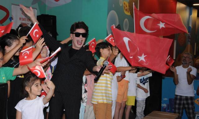 MY SWEET HOME, 1 YILINI VE ZAFER BAYRAMINI YILMAZ MORGÜL İLE KUTLADI...