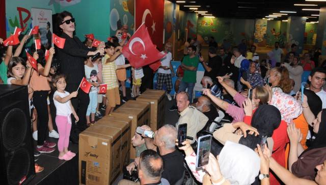 MY SWEET HOME, 1 YILINI VE ZAFER BAYRAMINI YILMAZ MORGÜL İLE KUTLADI... 11