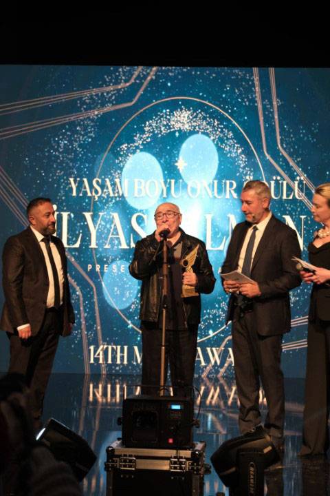 14. MOOD ÖDÜLLERİ'NDE YILDIZLAR GEÇİDİ! 9