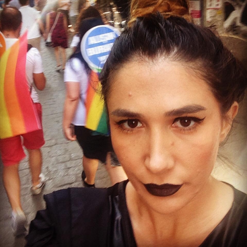 LGBTİ ONUR YÜRÜYÜŞÜNE ÜNLÜ DESTEĞİ!