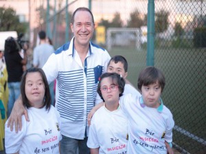 DOWN SENDROMLU ÇOCUKLARLA SANATÇILAR İFTARDA BULUŞTU !..