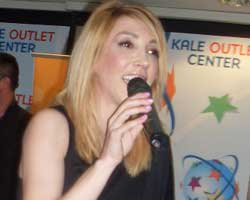 Hande Yener... "FİLM TEKLİFLERİNE AÇIĞIM!"