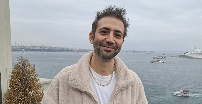 Sarp Bozkurt... ULUSLARARASI EN İYİ ERKEK OYUNCU ÖDÜLÜ!
