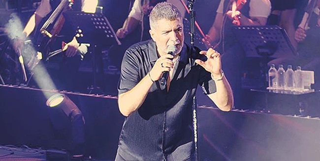 Özcan Deniz... "HER ACI ÇEKEN ERKEĞİN ARKASINDA GÖBEK ATAN BİR KADIN VAR!"