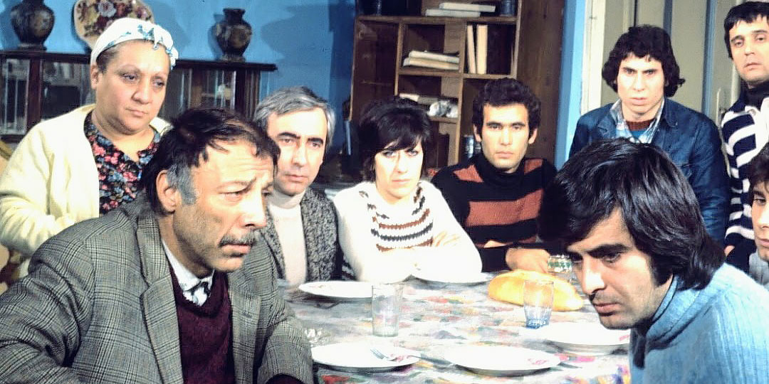 “Bizim Aile”... YEŞİLÇAM KLASİĞİ DİZİ OLUYOR!