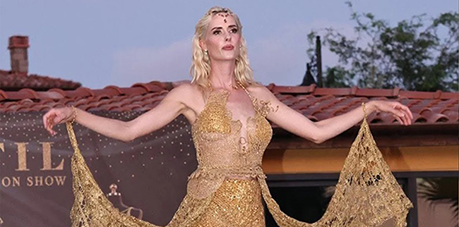 Wilma Elles... EV PARASINA ALTIN ELBİSE İLE PODYUMA ÇIKTI!