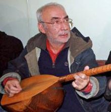 Şener Şen... KARS'TA NASIL SAZ ÇALIP TÜRKÜ SÖYLEDİ?..