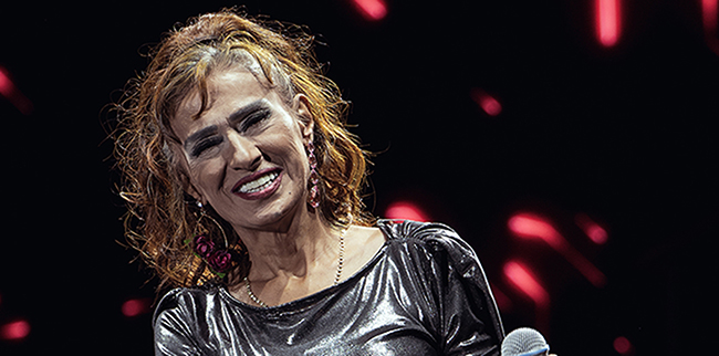 Yıldız Tilbe... İSTANBUL’UN YENİ AÇIKHAVA SAHNESİNDE ’DELİKANLIM’ KOROSU!