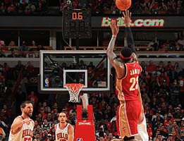 NBA...LEBRON'UN ORTA SAHADAN BASKETİ!...