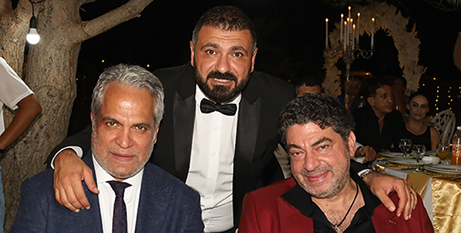 POPSTAR SELÇUK VE HAKAN TAŞIYAN YILLAR SONRA AYNI DÜĞÜNDE ORTAYA ÇIKTI!