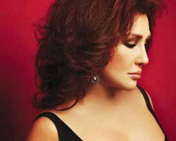 Nükhet Duru... "BEN BU ŞARKILARA AŞIK OLDUM!"