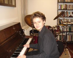 Cem Anıl... SİYAH BEYAZ'IN DAHİ ÇOCUĞU, 13 YAŞINDA FİLM MÜZİĞİ YAPTI!