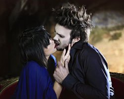 Onur Kırış... İÇİNDEKİ VAMPİRİ ORTAYA ÇIKARDI!