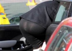 FIRST LADY'NİN TANGASI İNGİLTERE'NİN GÜNDEMİNDE!