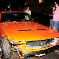 Engin Altan Düzyatan... ANTİKA ARABASI PARAMPARÇA!