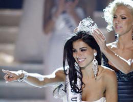 Rima Fakih...AMERİKA'NIN İLK MÜSLÜMAN GÜZELİNE KARALAMA KAMPANYASI..