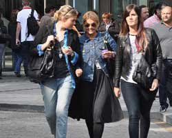 Derya Baykal... KIZLARINA KAVUŞTU!