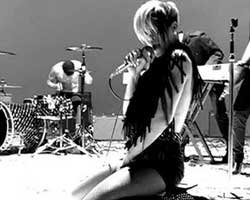 Rihanna... BU KLİP OLAY YARATIR!