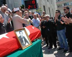 Ömer Şan...  TOPRAĞA VERİLDİ!