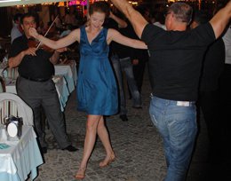 Begüm Kütük? SOKAKTA ÇÖKERTME !