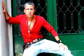 Emrah... TATİL YERİNE TV ŞOVU YAPACAK!..