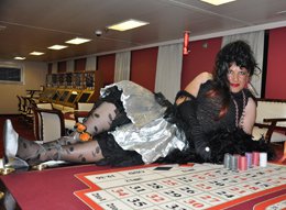 TÜRKİYE'NİN TEK KUMARHANESİNDE BÜLENT ERSOY ŞANS DAĞITACAK !..