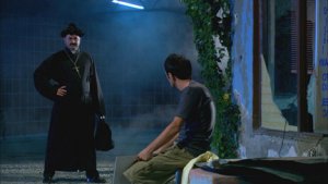 Şafak Sezer... "KUTSAL DAMACANA" KORKUTURKEN GÜLDÜRECEK!..