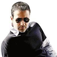 Emrah... CAZ MÜZİĞE GEÇİŞ YAPTI!