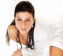 Yeliz... YILLARIN ACISINI ÇIKARIYOR...