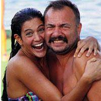 Oktay Kaynarca-Berrak Tüzünataç... TEHLİKELİ YAKINLAŞMA !...