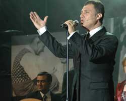 Uğur Çınar... SENFONİK TÜRK MÜZİĞİ ALBÜMÜ YAPTI!