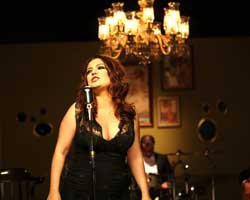 İzel'den... "YİNE YAKMIŞ YAR MEKTUBUN UCUNU"