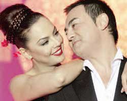 Serdar Ortaç-Ebru Gündeş... TAZE GELİNE EVLİLİK HEDİYESİ BESTE VERDİ!