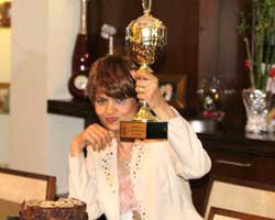 Şule Doğan... AMERİKAN MEDYASINA ÇALIM ATTI VE YILIN GAZETECİSİ SEÇİLDİ!