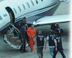 HALUK BİLGİNER'E APRONDA KELEPÇE!