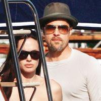 Angelina Jolie... BRAD PITT'İ BİR KADINLA ALDATTI!