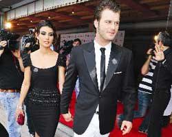 Kıvanç Tatlıtuğ...SEVGİLİSİ İDİL FIRAT'LA TATİL İÇİN DUBAİ'YE UÇTU...